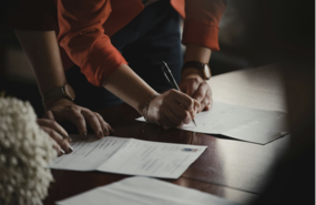 When to Hire a Corporate Mediator: Navigating Business Disputes with Sandman Law