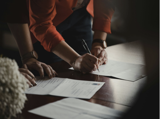 When to Hire a Corporate Mediator: Navigating Business Disputes with Sandman Law